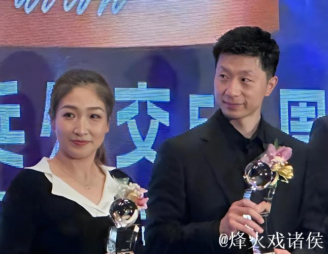 马龙刘诗雯三里屯同框,冷白皮龙队状态佳 马龙刘诗雯三里屯同框,冷白皮龙队状态佳