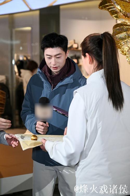 马龙刘诗雯三里屯同框,冷白皮龙队状态佳 马龙刘诗雯三里屯同框,冷白皮龙队状态佳