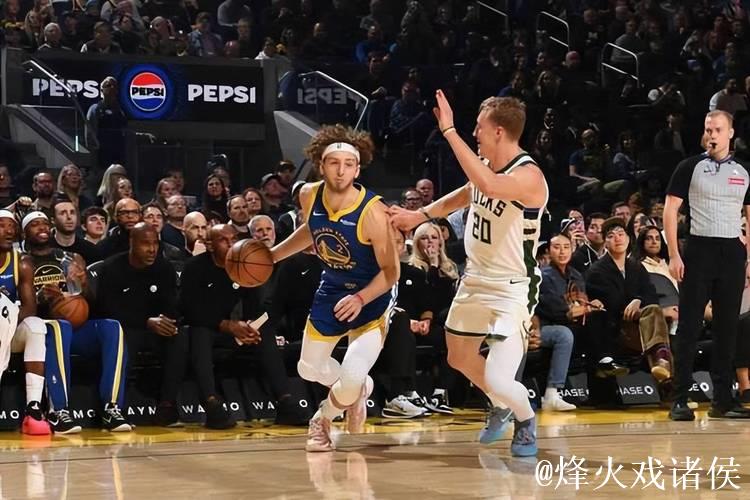 库里31+7+7字母哥空砍34+10+5 勇士力擒雄鹿